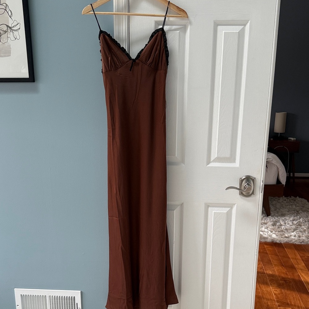 Chic Brown Maxi Dress with Lace Trim